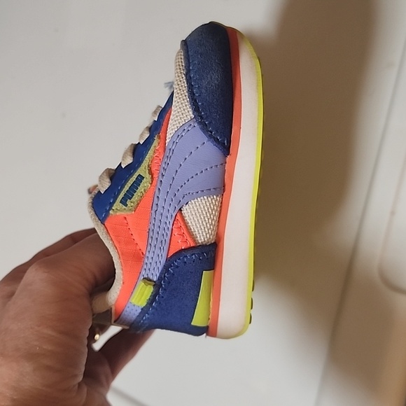 Puma sneakers. Toddler. Size 4C - Picture 9 of 9